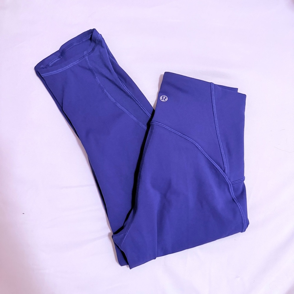 Lululemon Athletica Blue Leggings with Streamlined Silhouette